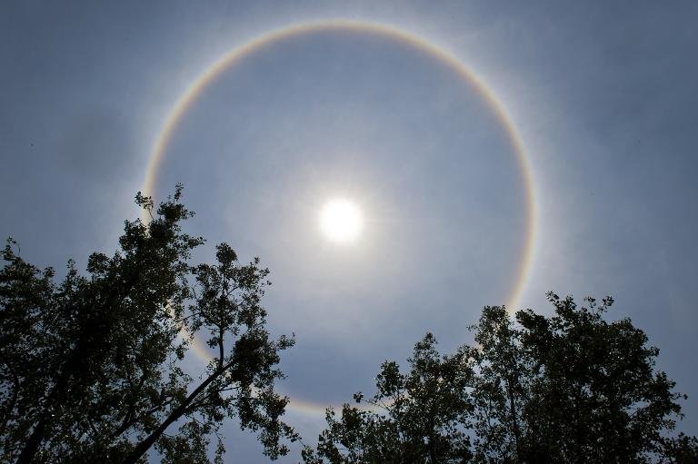 UFO[-]hay[-]ngày[-]đen[-]tối[-]đang[-]đến?